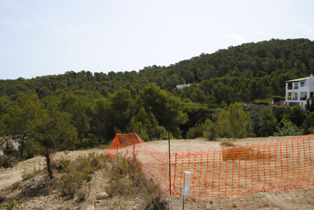 Plot with license and fabulous sea and countryside views on a hilltop in Sant Carles