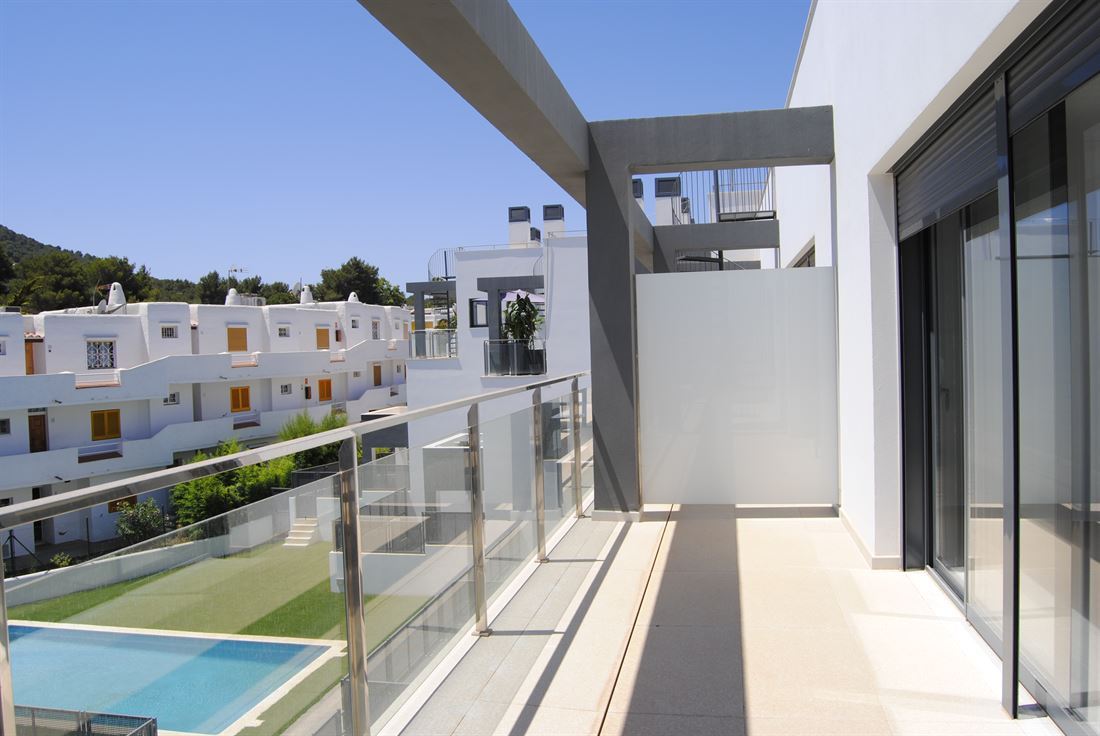 Modern penthouse in a new built apartment block close to all amenities in Siesta