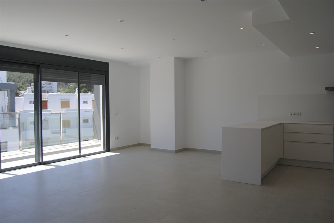 Modern penthouse in a new built apartment block close to all amenities in Siesta