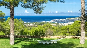 Recently renovated hilltop finca is privately situated in Benimussa