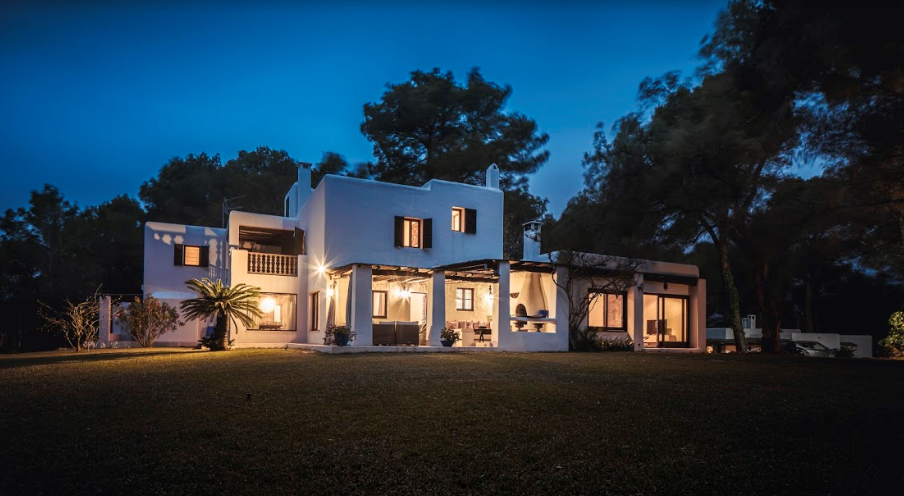 Beautiful house with amazing views near to Ibiza