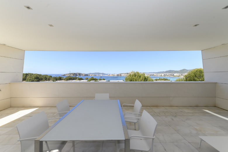 Luxury 3 bedroom penthouse in the gated community Es Pouet