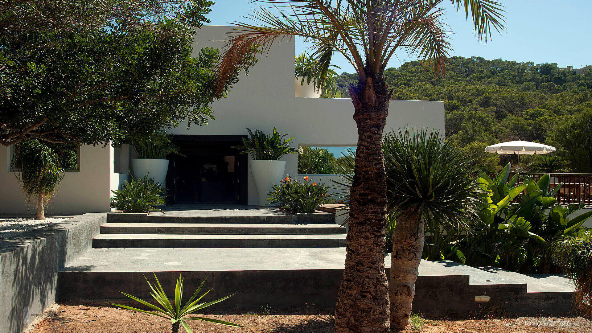Villa located near Es Cavellet and Salinas beaches