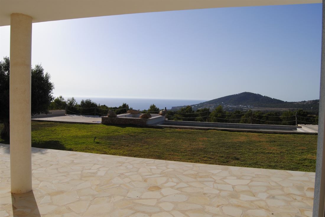 Wonderful villa with annex and service house with a total of 650 m2
