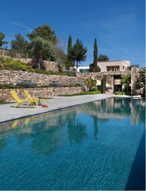 Beautiful modern 450 m2 villa with rustic overtones and beautiful views