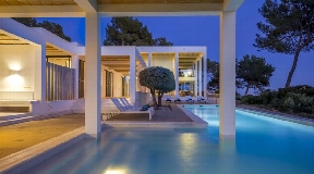 Contemporary design villa built by the godfather of Irish John Meagher