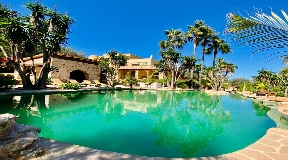 Large finca with nice view and horse stables near San Agustin
