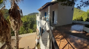 Very peaceful house located 10 minutes from Ibiza town with privacy