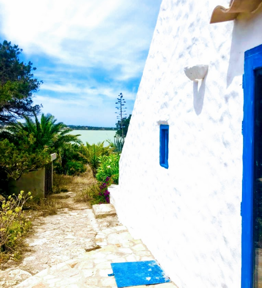 Spectacular house frontline to the sandy beach in Formentera