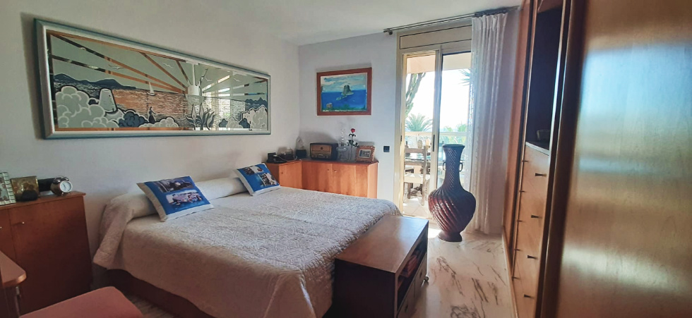 Penthouse in first line to the sea in Playa den Bossa