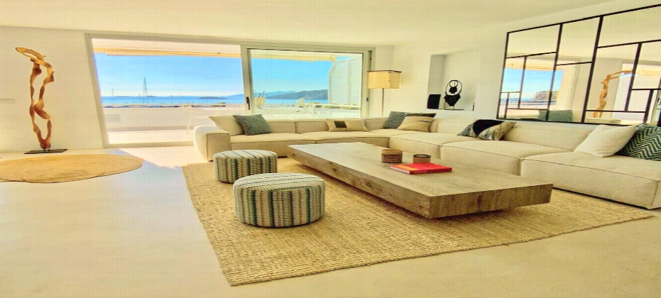 Beautiful luxury apartment with views in the prestigious area of Marina Botafoch