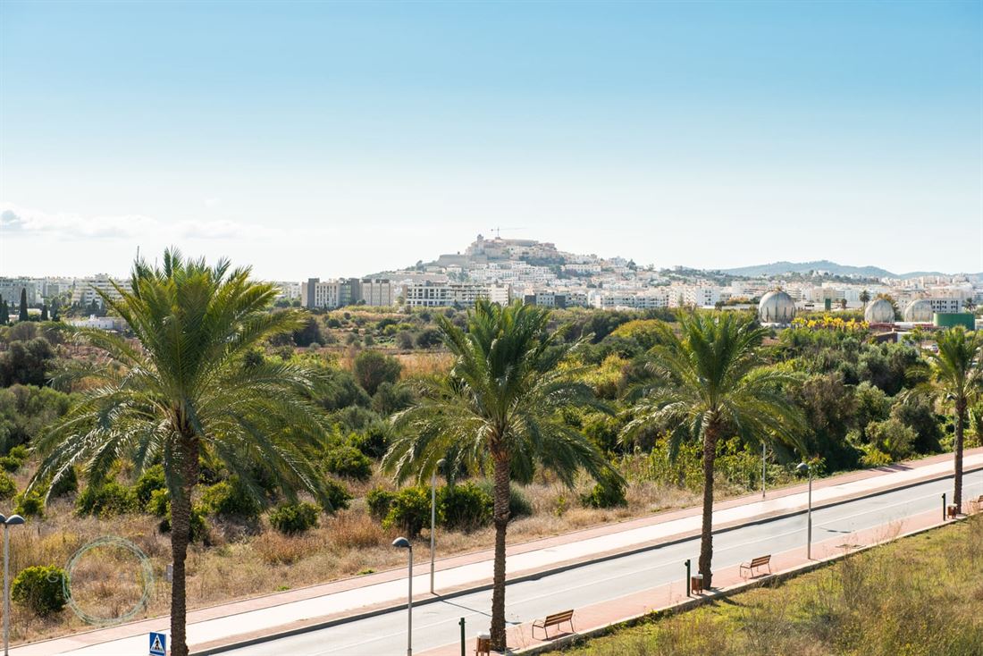 Nice penthouse with 4 bedroom in Jesus with views to D'Alt Villa from the terrace