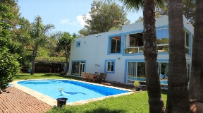 Spacious villa situated in an acquired area from Can Furnet