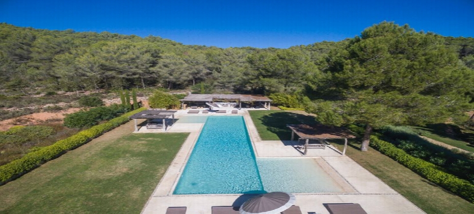 Amazing country house with 3 guesthouses and 3 pools close to Santa Eulalia