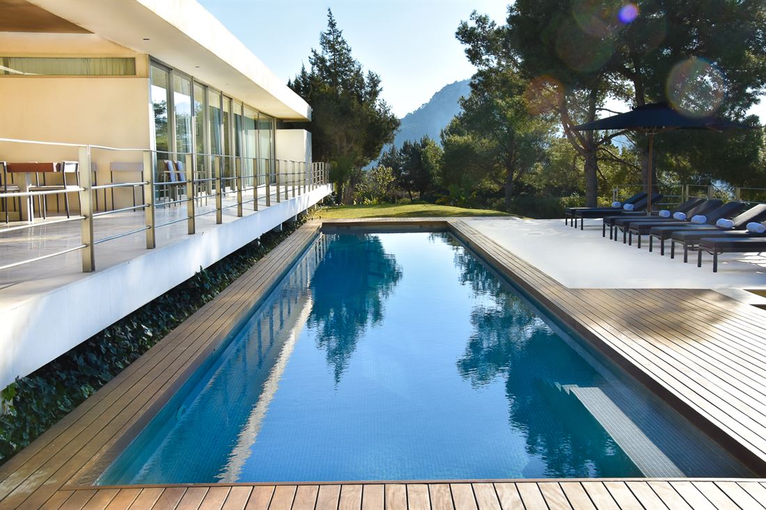 Luxury villa build by the famous Bruno Erpicum
