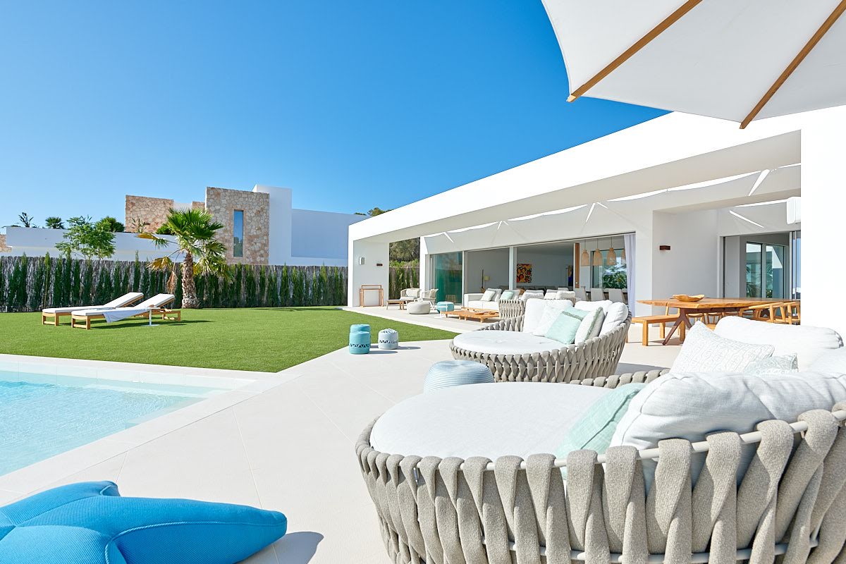 Modern and brand new built luxury villa located in the prestigious area of San Josep