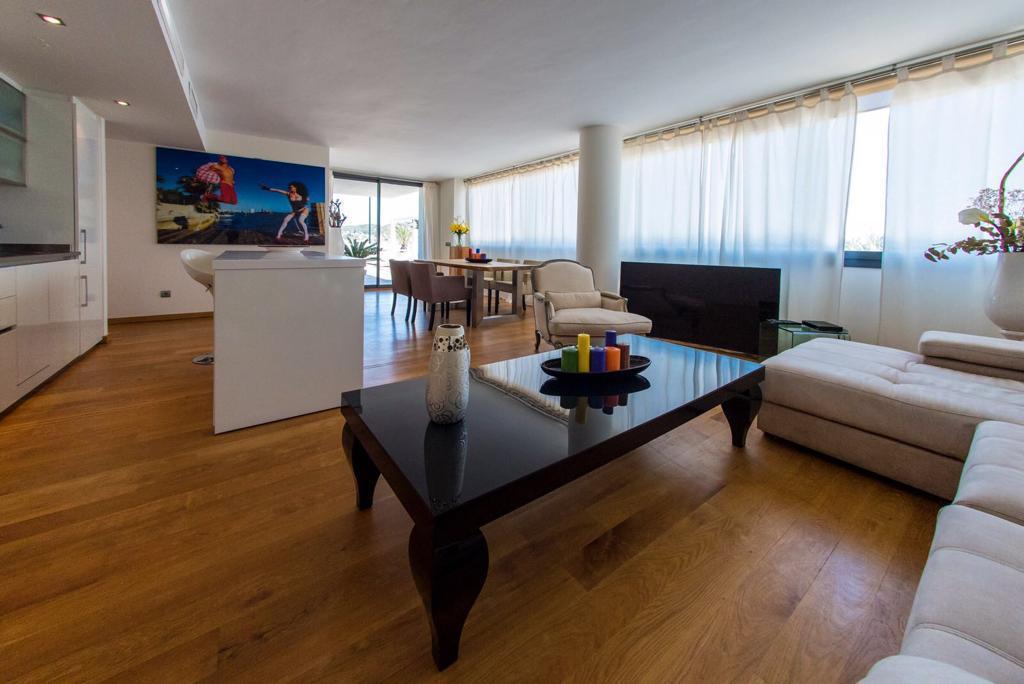 Beautiful apartment with 3 bedrooms and 2 bathrooms near to the beach
