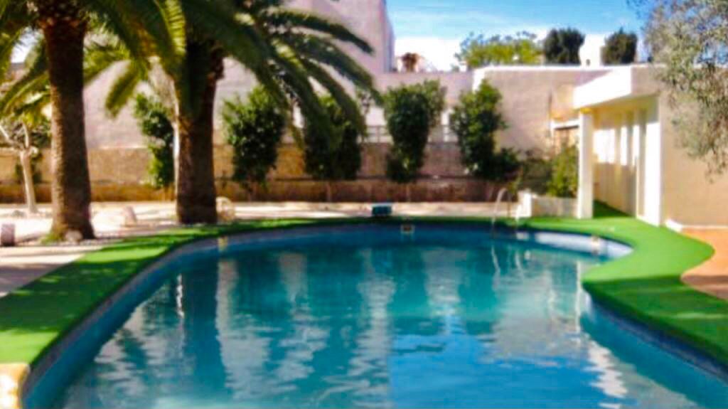 Villa in Playa den Bossa with 5 bedrooms and rental licence