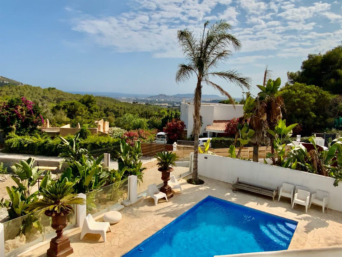 Renovated villa  in gated community of Can Furnet with amazing views to the sea and castle