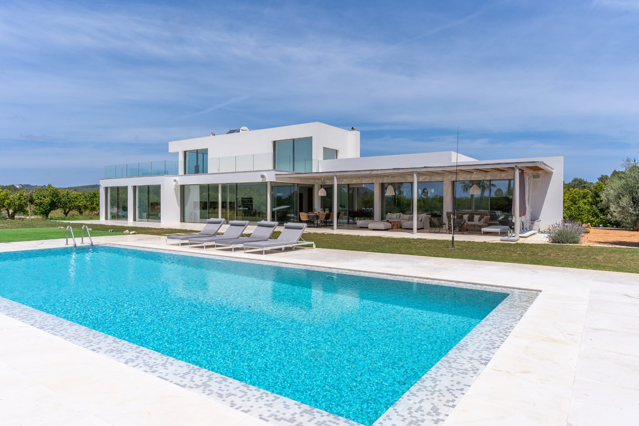 Beautiful newly built villa just a few minutes from Ibiza