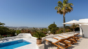 Beautiful renovated villa in Ibiza with unobstructed sea view in Ibiza
