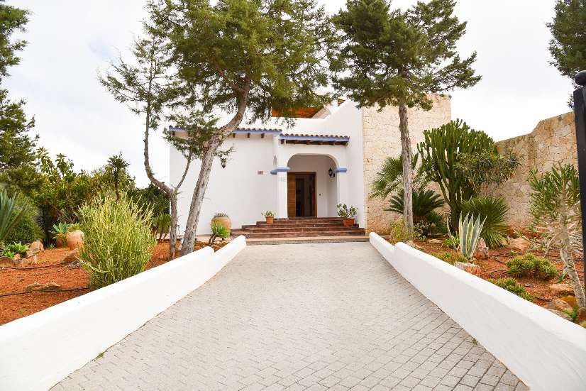 Fantastic property with excellent panoramic sea views in San Carlos