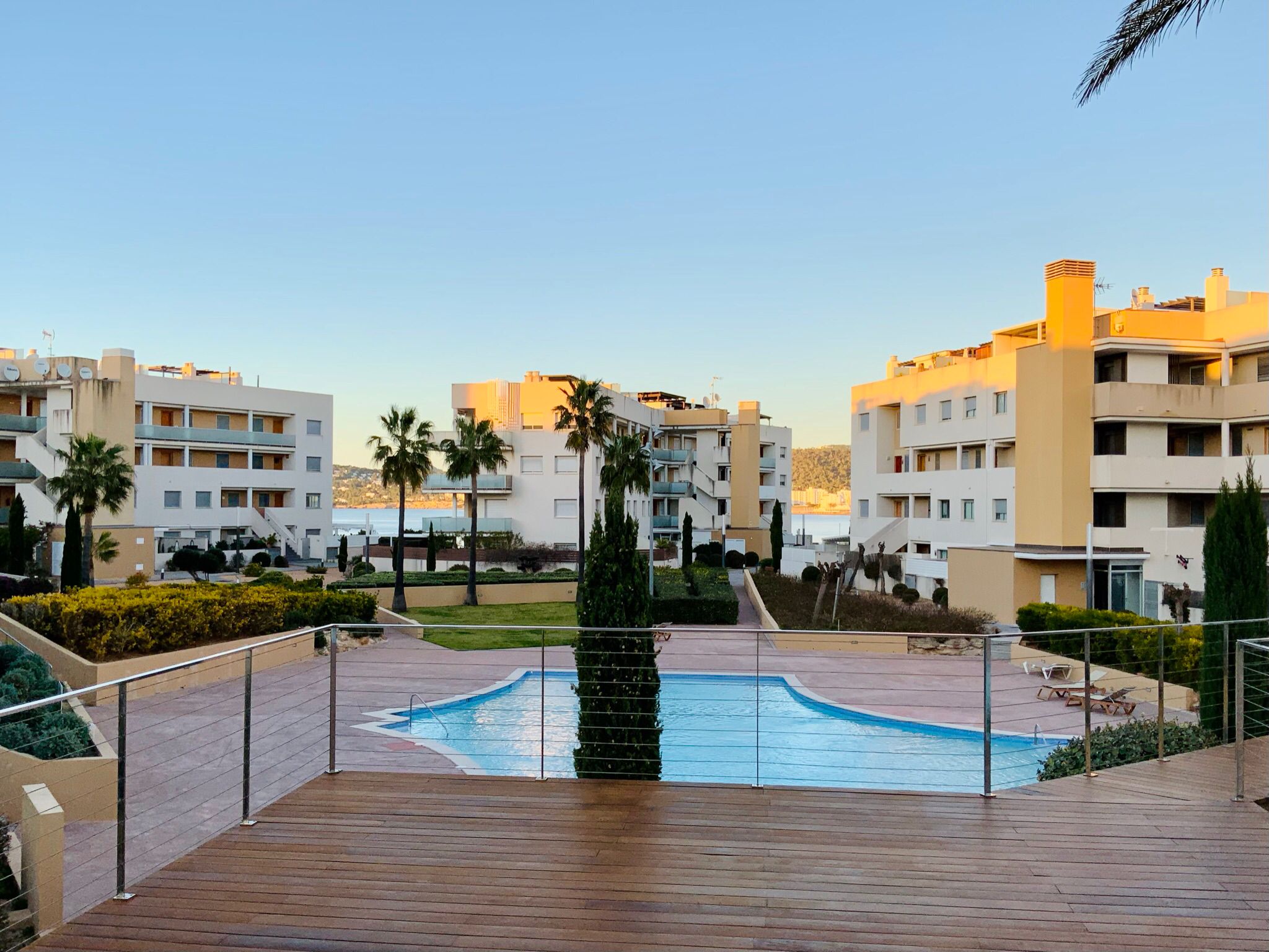 Ground floor apartment with large terrace only a few meters from the sea in Cala de Bou