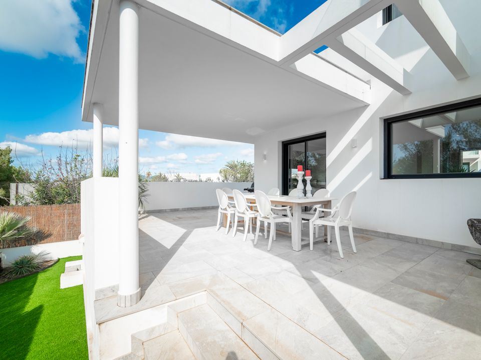 Recently constructed villa for sale with a panoramic views