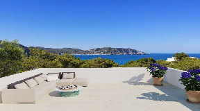 Beautiful sea view villa near the beach north of the island