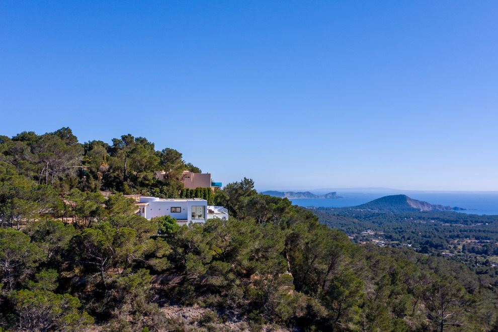 3 bedroom villa with spectacular sea and mountain views in Es Cubells