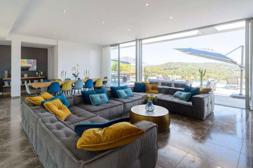 Fantastic villa in Roca Llisa with unobstructed views of the golf course and mountains