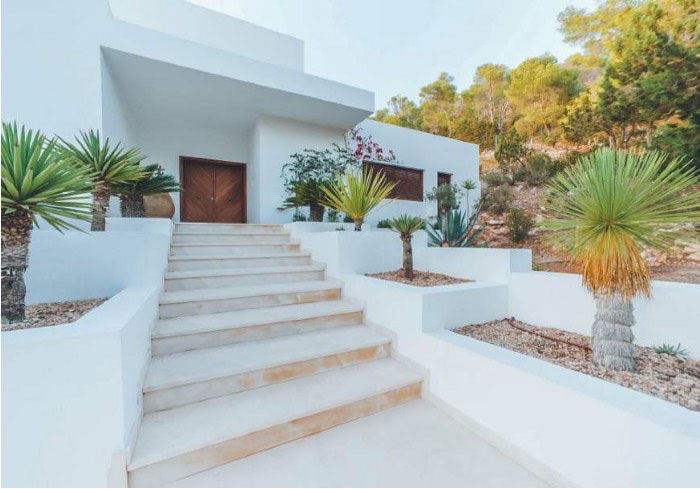Beautiful 7 bedroom villa with fantastic sunset views in the Sea in San Jose