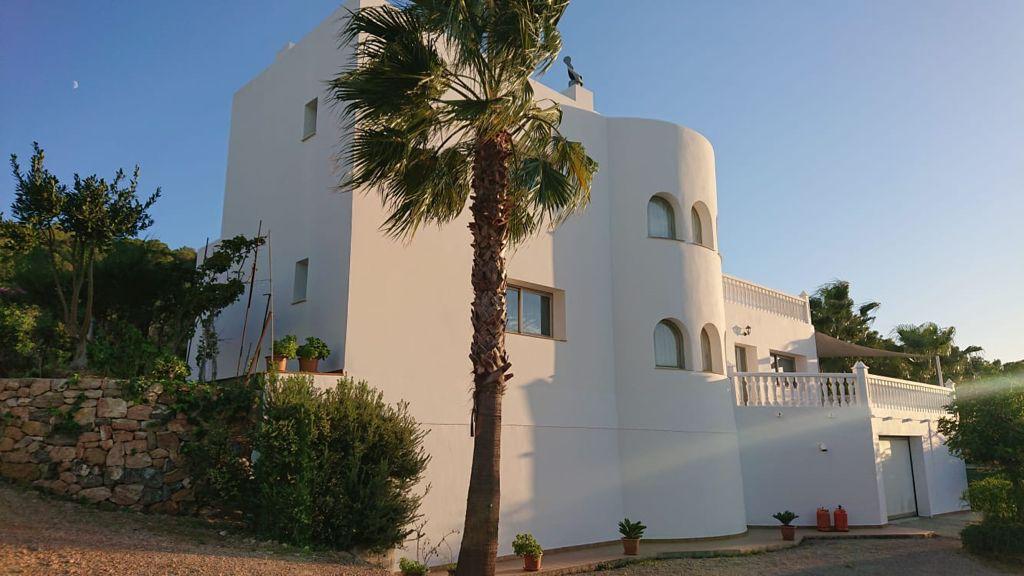 Two Villas with 10 Bedroom plus guesthouse in San Rafael with sea views
