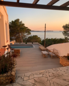 4 bedroom house with stunning sunset views in Cap Negret