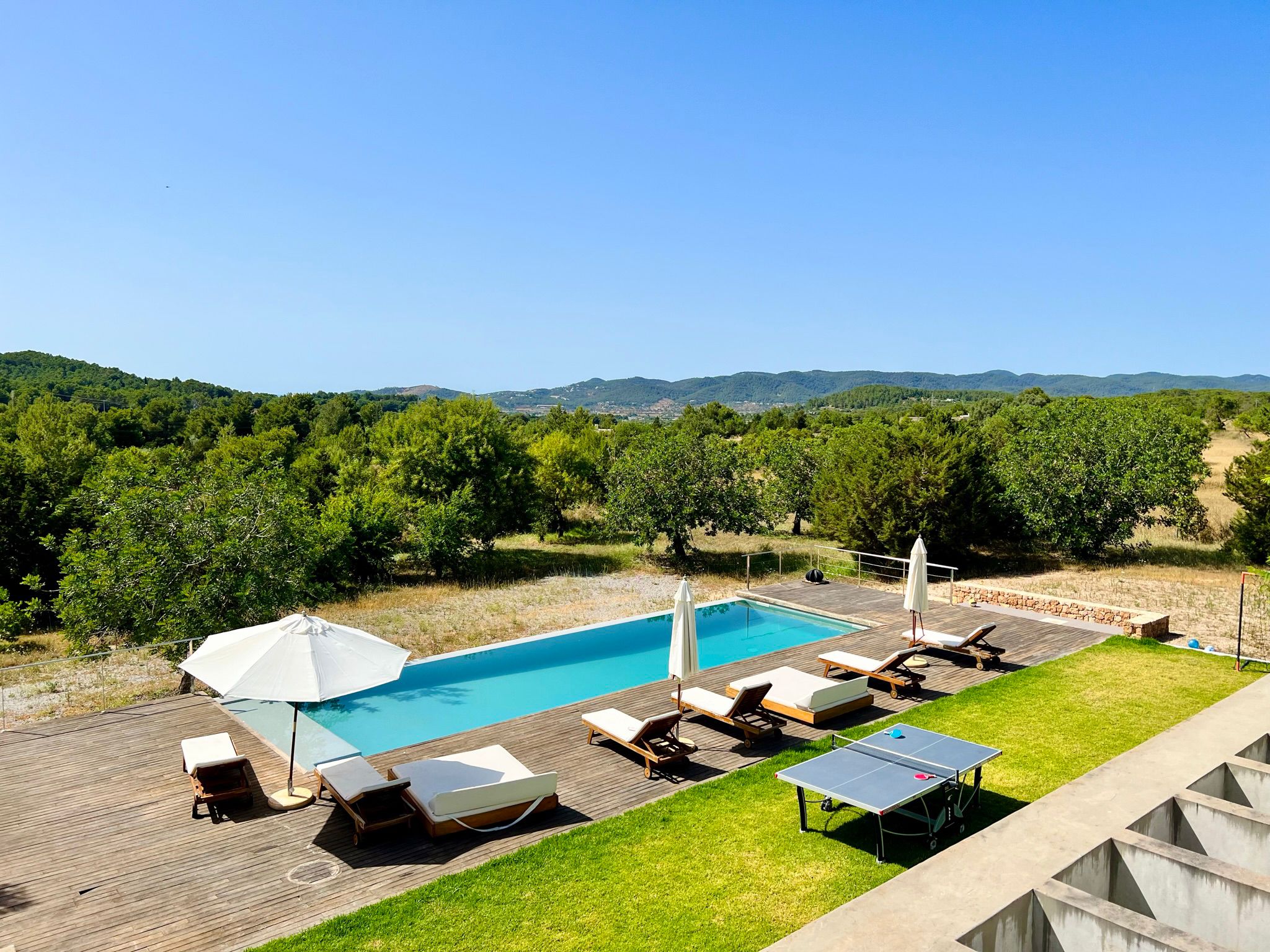 Luxurious contemporary villa in the heart of the Benimussa valley