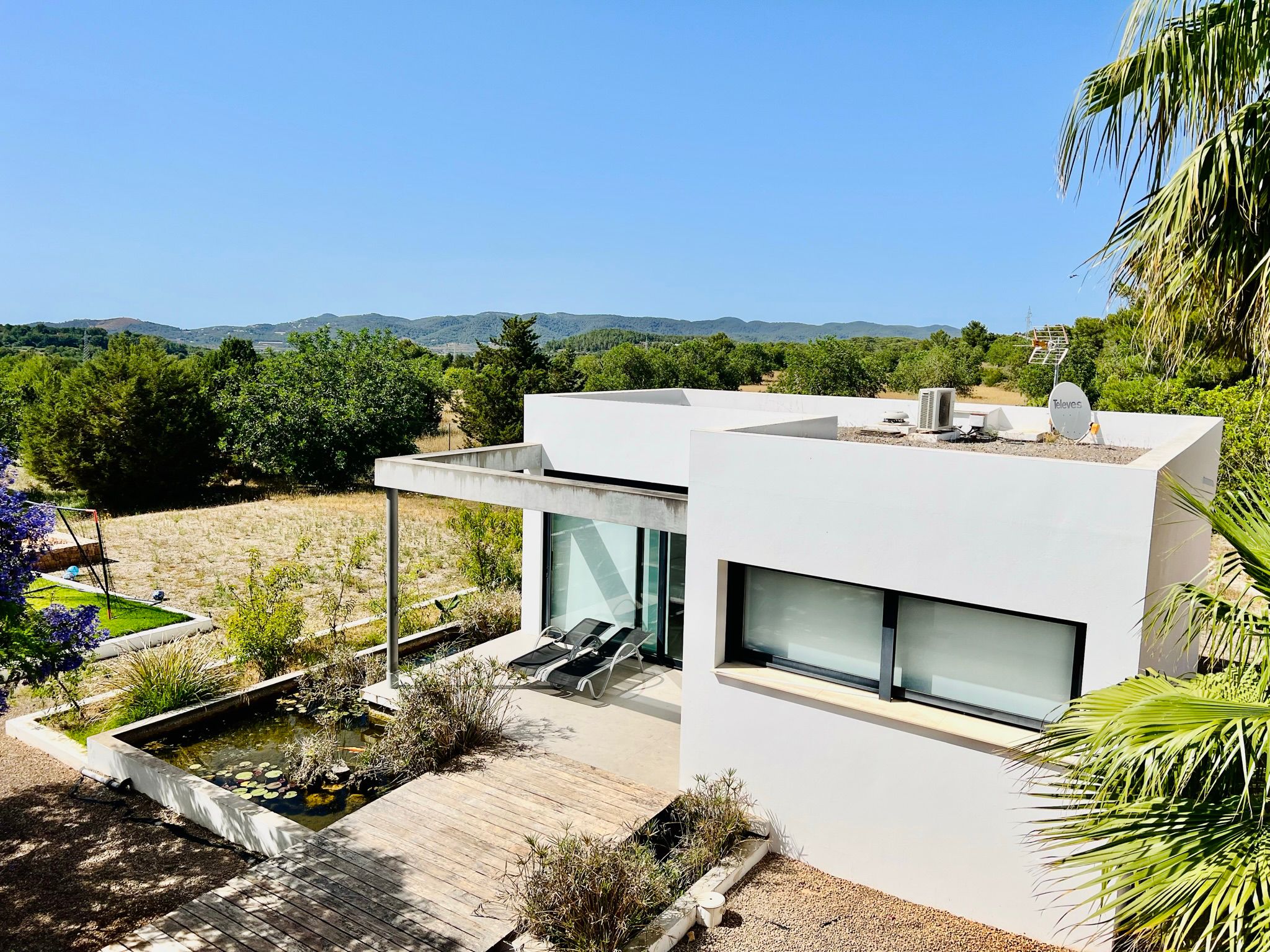 Luxurious contemporary villa in the heart of the Benimussa valley