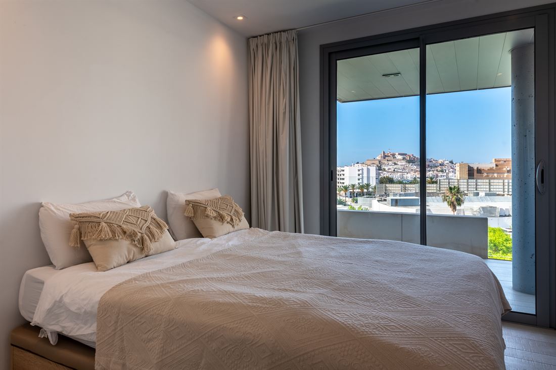 Three bedroom apartment with Dalt Vila views in Marina Botafoc