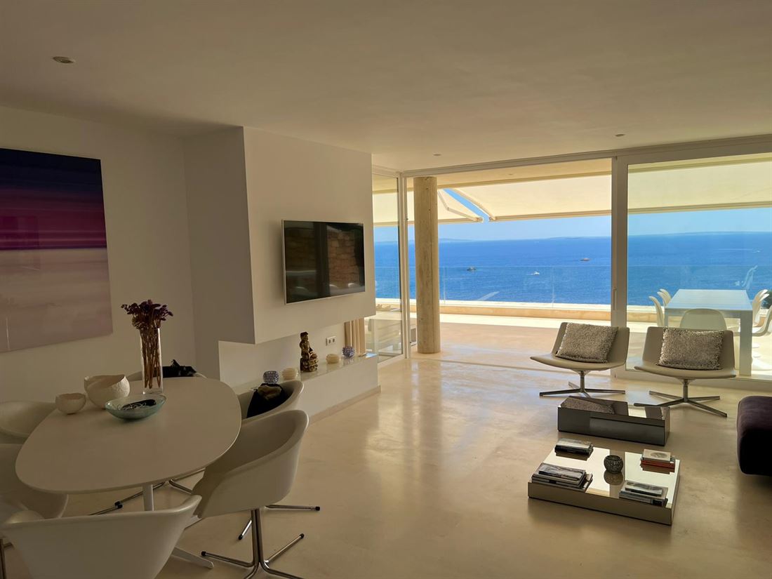 Modern apartment for sale in Roca Llisa with air taking views