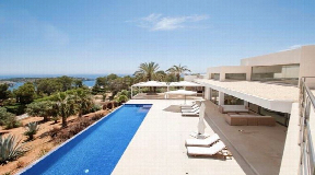 Beautiful modern house with stunning views of the sea and the island of Formentera