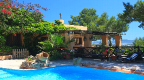 Villa with touristic license and panoramic views up to the Salinas and Formentera