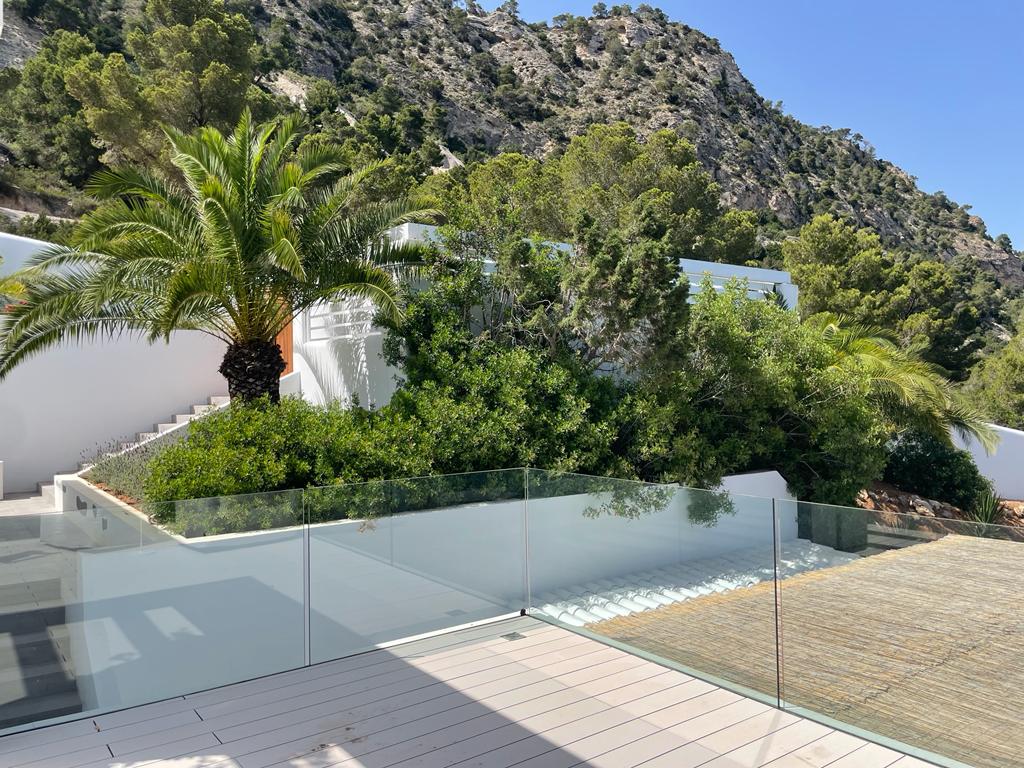 Nice luxurious six bedroom villa located on the cliffs of Es Cubells