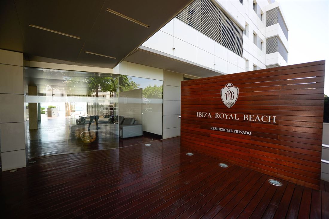 Luxury Flat in Playa den Bossa for sale First Line to the Sea