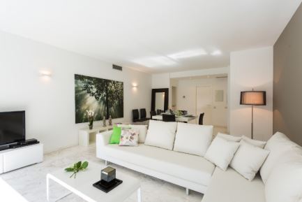 Amazing front line apartment for sale in Playa d'en Bossa