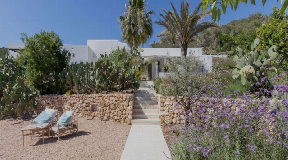 Spacious six-bedroom modernist villa for sale in
