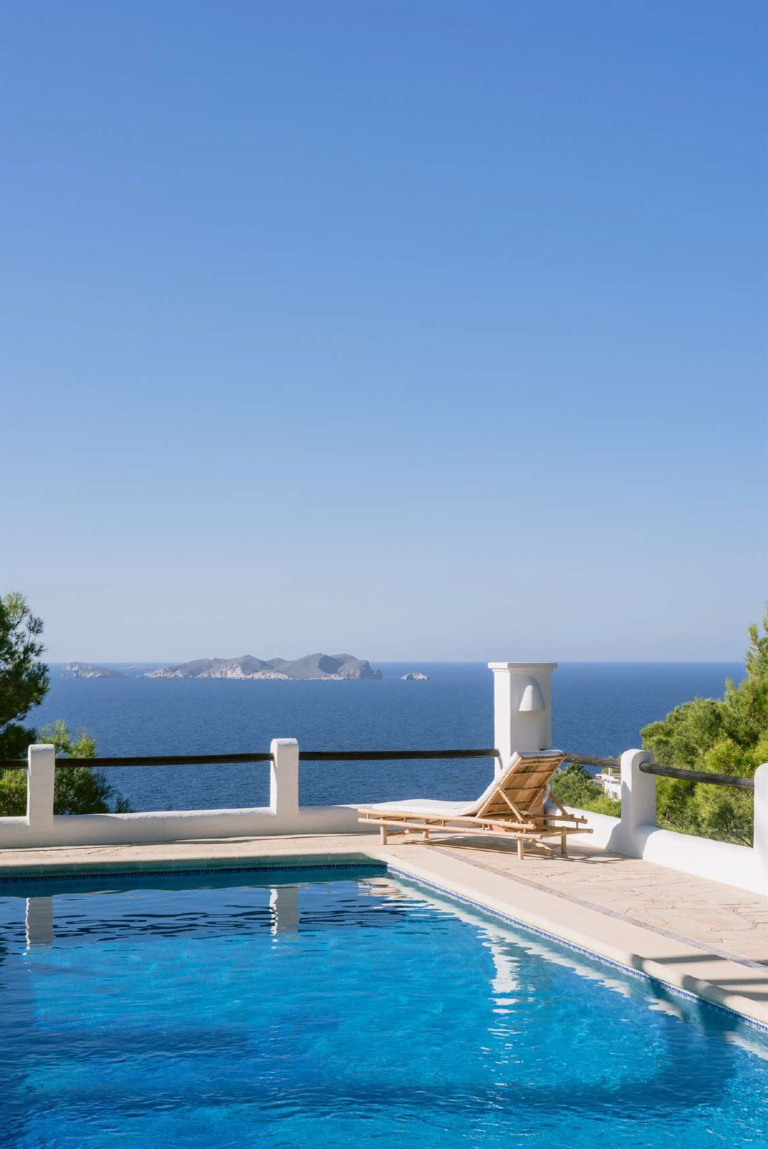 Newly renovated house for sale near the bay of Cala Moli - tourist license