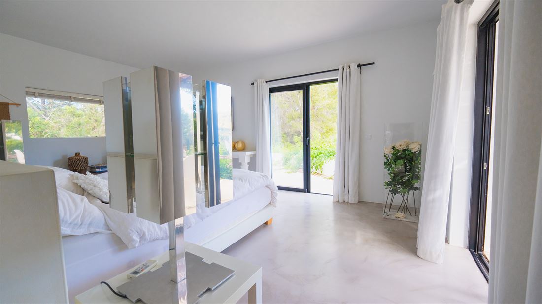 Five-bedroom villa in the countryside near Sant Miquel