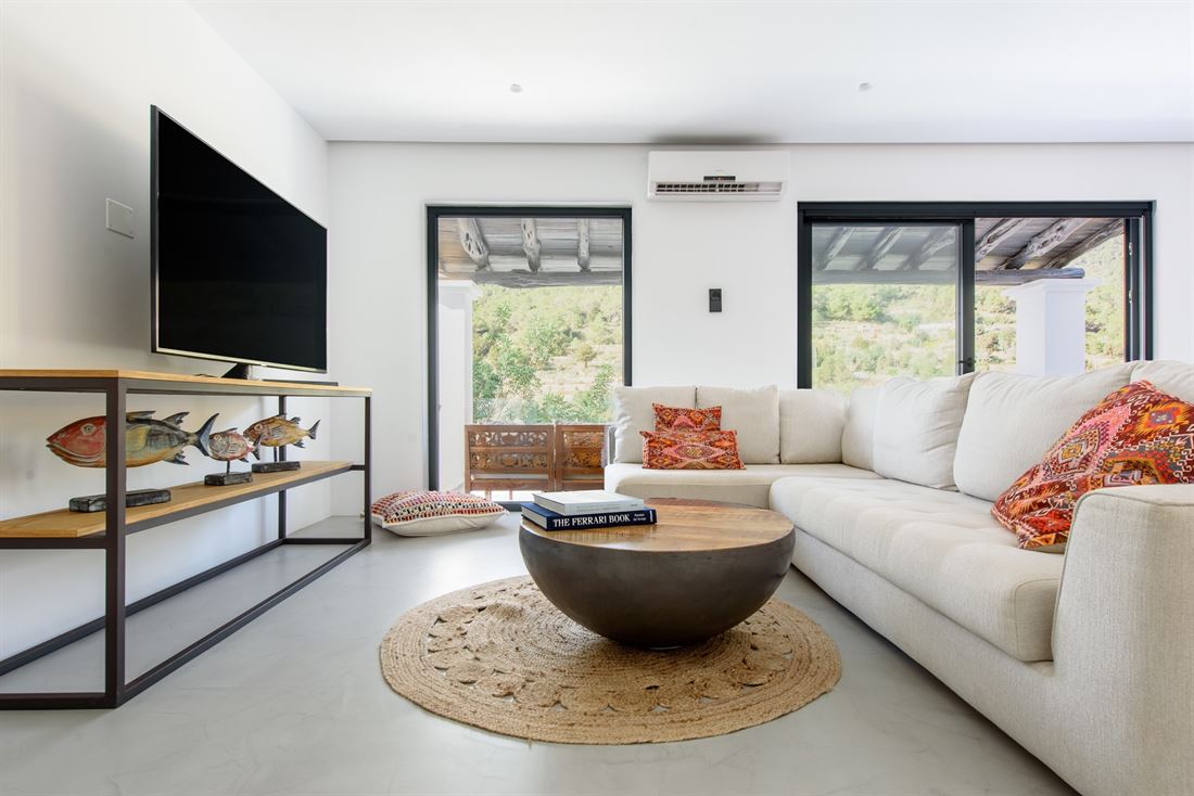 Exclusive modern renovated 7 bedroom villa for sale in Es Cubells