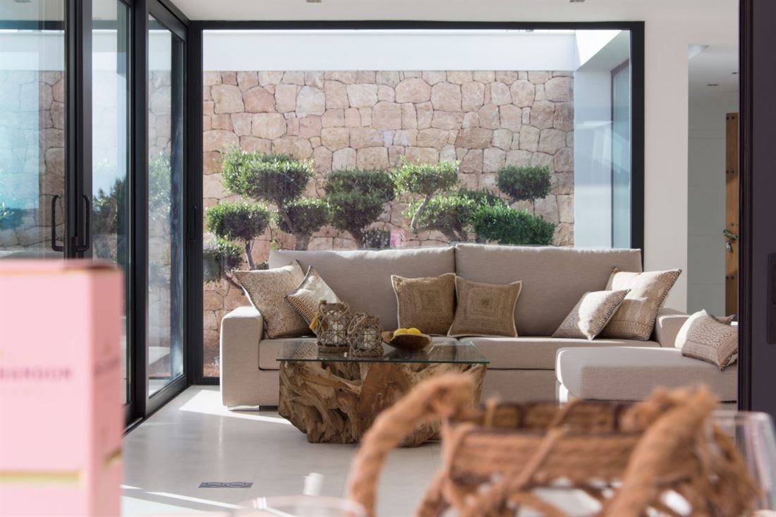 Elegant villa for rent located in a exclusive urbanization