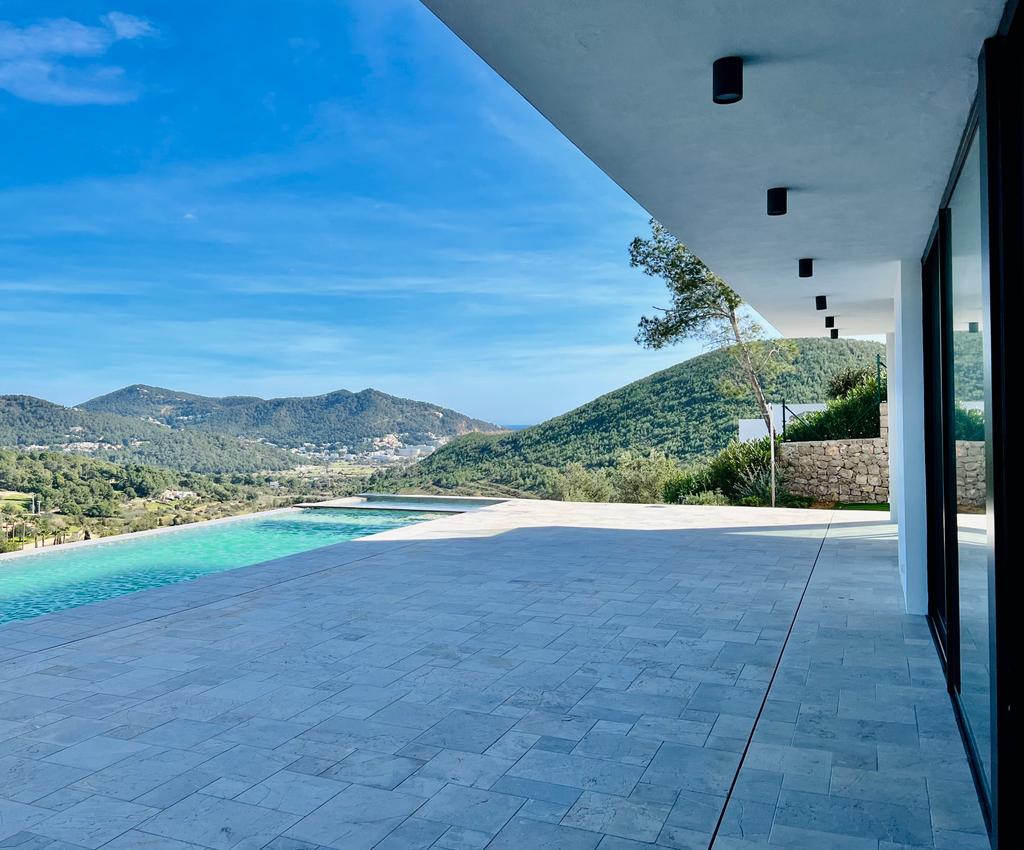 Newly built modern villa in Roca Lisa's gated community with beautiful views