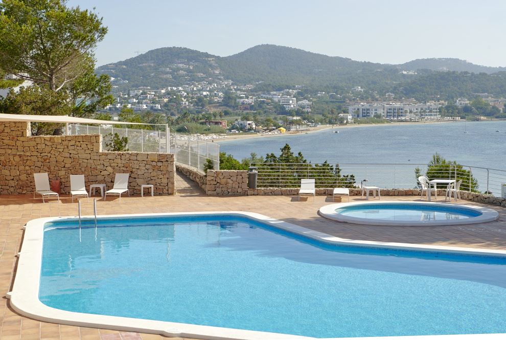 Beautiful reformed apartment for sale in Talamanca